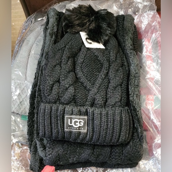 UGG Accessories - UGG scarf and hat set, NEW!